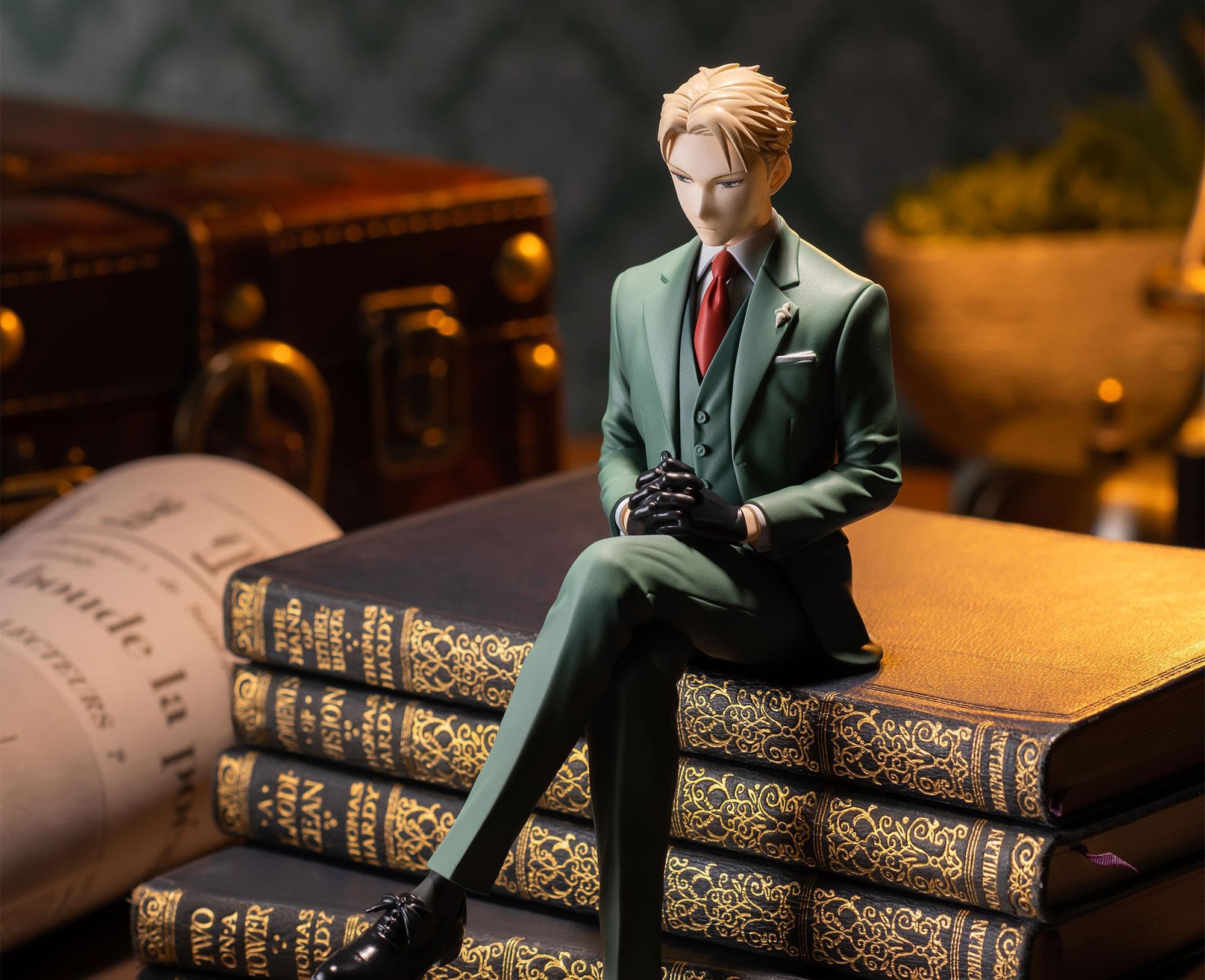 Spy × Family - Loid Forger Perching